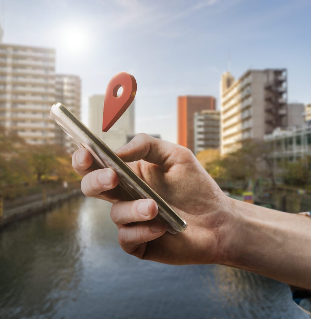 side-view-hand-holding-smartphone